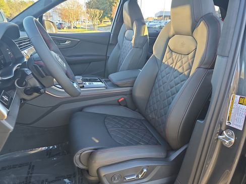 New 2026 Audi SQ7 Prestige image 18
