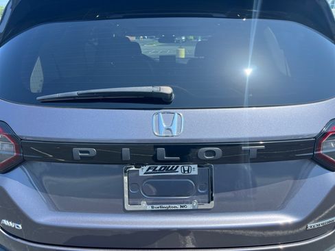 Certified 2025 Honda Pilot Touring image 14