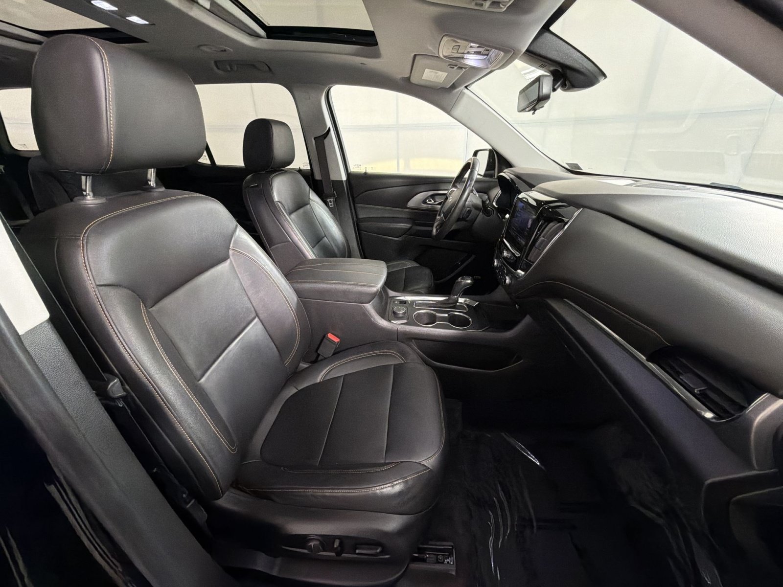 Used 2020 Chevrolet Traverse RS AWD/4WD image 24