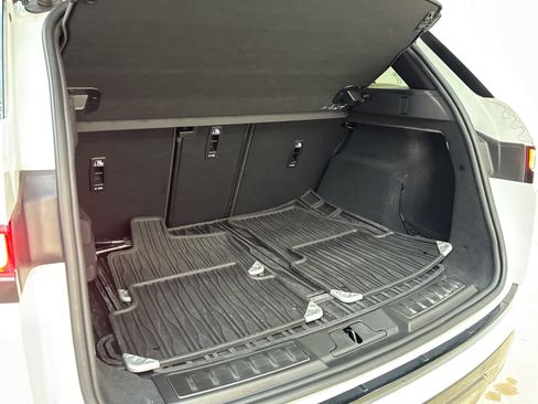 Certified 2023 Land Rover Range Rover Evoque R-Dynamic SE image 17