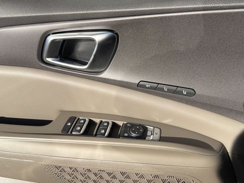 New 2026 Kia Carnival EX FWD image 37