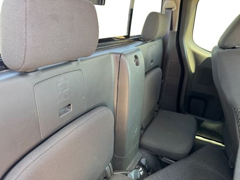 Used 2020 Nissan Frontier SV RWD image 18
