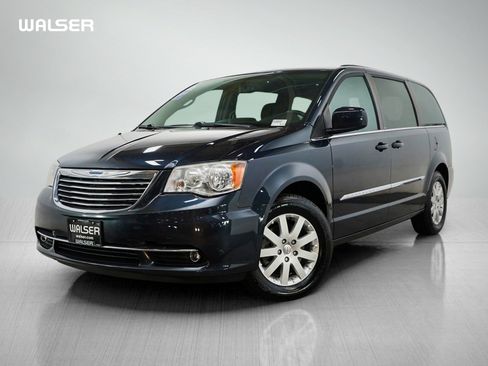 Used 2014 Chrysler Town & Country Touring FWD image 1