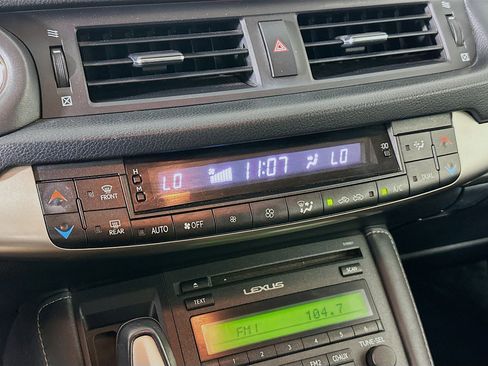 Used 2017 Lexus CT 200h w/ Seat Comfort Package image 22