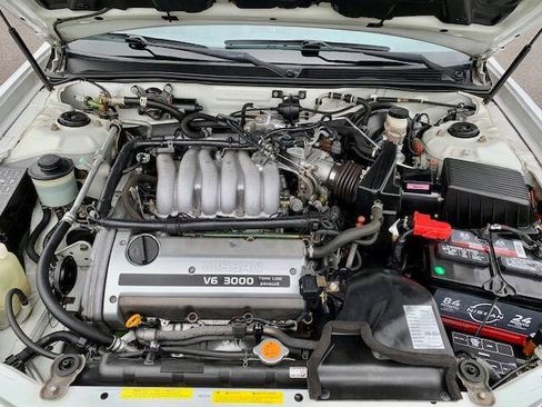 Used 1996 Nissan Maxima GLE FWD image 3