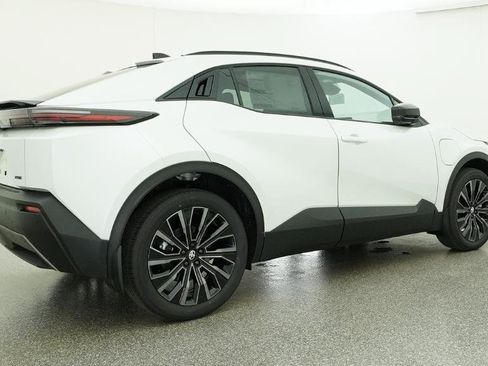 New 2026 Toyota C-HR AWD/4WD image 19