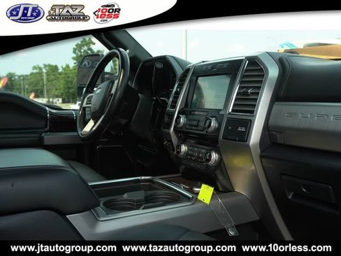 Used 2017 Ford F250 Platinum w/ FX4 Off-Road Package AWD/4WD image 27