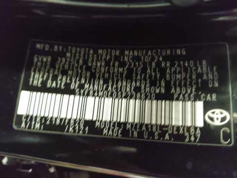 Used 2025 Toyota Corolla LE FWD image 33