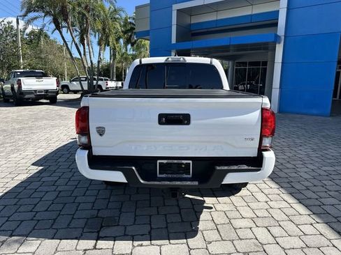 Used 2022 Toyota Tacoma SR5 w/ Technology Package RWD image 38