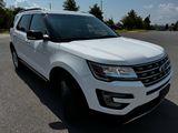Used 2016 Ford Explorer XLT w/ Equipment Group 202A image 3