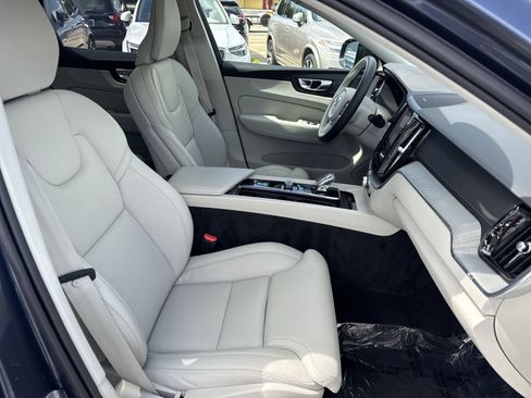 Certified 2024 Volvo XC60 B5 Ultimate w/ Protection Package Premier AWD/4WD image 26