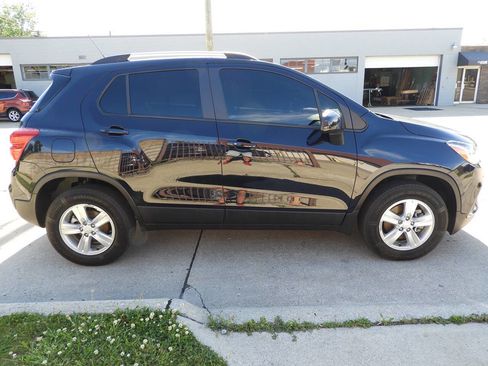 Used 2022 Chevrolet Trax LT w/ Driver Confidence Package AWD/4WD image 11