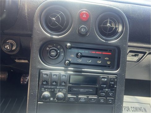 Used 1991 MAZDA MX-5 Miata RWD image 15
