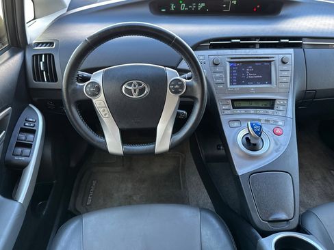 Used 2015 Toyota Prius Four FWD image 16