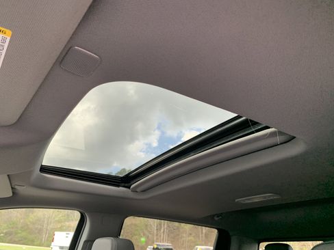 New 2026 Chevrolet Silverado 1500 LTZ w/ LTZ Premium Package image 18