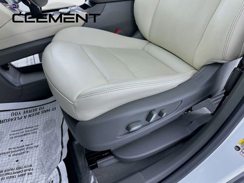 Used 2022 Cadillac XT6 Premium Luxury AWD/4WD image 30