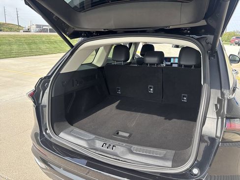 Used 2024 Lincoln Nautilus Premier image 32