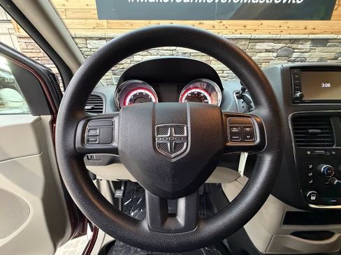Used 2019 Dodge Grand Caravan SE w/ Power Convenience Group I FWD image 18