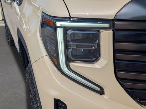 Used 2023 GMC Sierra 1500 AT4X image 4