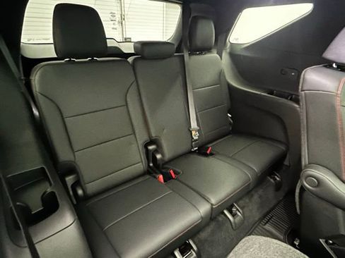 Used 2024 Chevrolet Traverse RS image 43