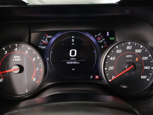 Used 2021 Chevrolet Camaro LT w/ RS Package RWD image 4