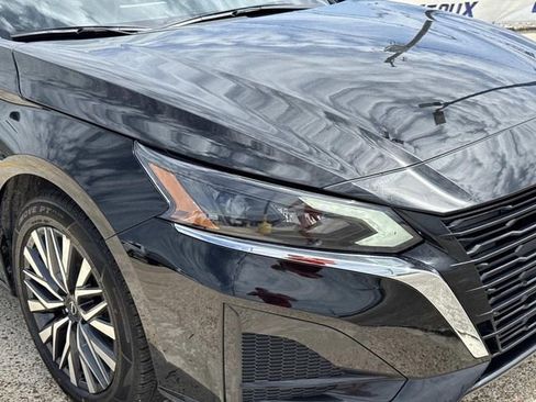 Used 2025 Nissan Altima 2.5 SV FWD image 5