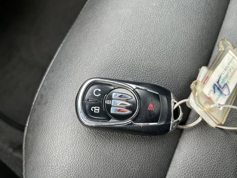 Used 2025 Buick Envista Sport Touring image 25