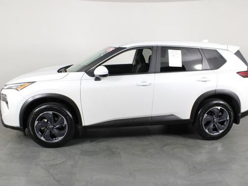 Certified 2024 Nissan Rogue SV FWD image 14