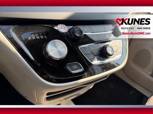 Used 2023 Chrysler Voyager LX FWD image 21