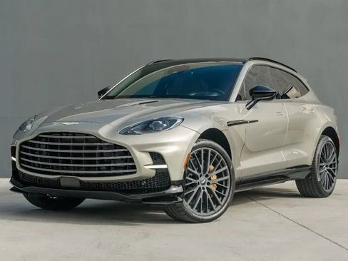 Used 2023 Aston Martin DBX 707 image 4