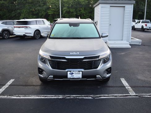 Used 2024 Kia Seltos S AWD/4WD image 2