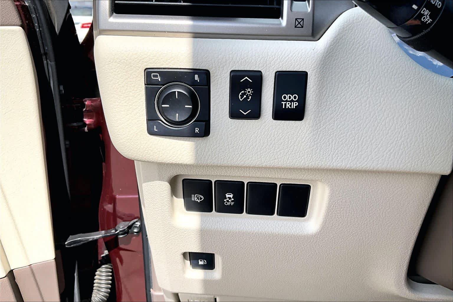 Used 2019 Lexus GX 460 Premium w/ Premium Package AWD/4WD image 32
