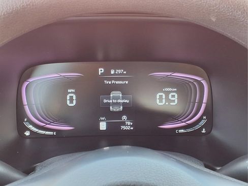 Used 2025 Kia Soul LX FWD image 17