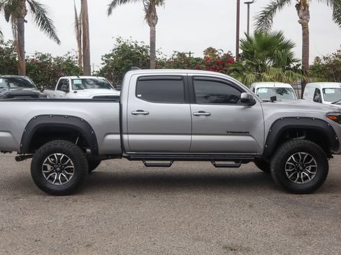 Used 2020 Toyota Tacoma TRD Sport w/ Technology Package AWD/4WD image 11