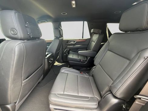 Used 2025 GMC Yukon Denali AWD/4WD image 38