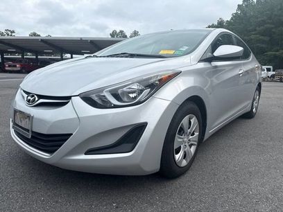 Used 2016 Hyundai Elantra SE