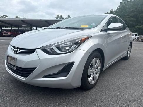 Used 2016 Hyundai Elantra SE FWD image 1