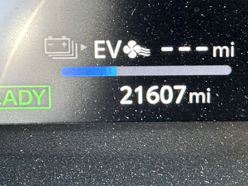 Certified 2025 Toyota RAV4 XSE image 65