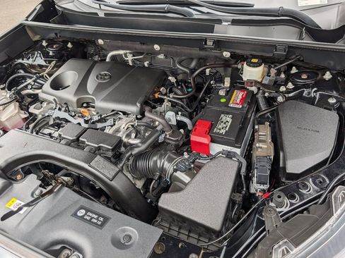 Used 2020 Toyota RAV4 LE image 20