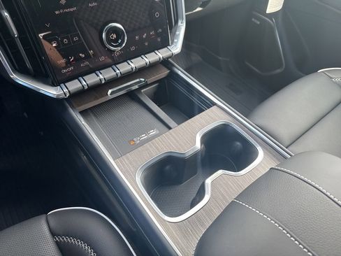 New 2026 GMC Acadia Denali w/ Super Cruise Package AWD/4WD image 39