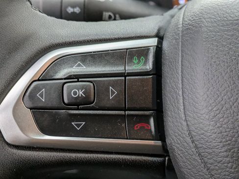 Used 2024 Jeep Compass Limited image 16