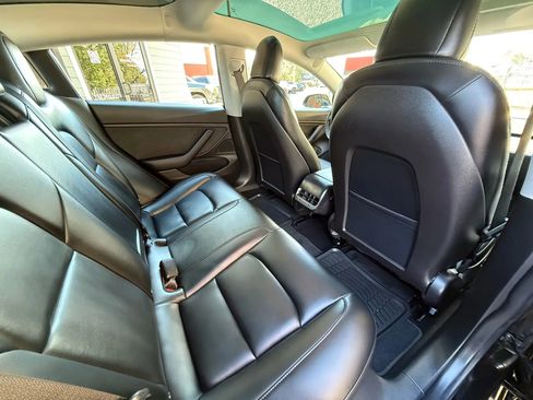 Used 2018 Tesla Model 3 Long Range image 28