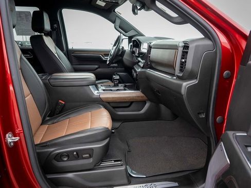 Used 2023 Chevrolet Silverado 1500 High Country w/ Technology Package image 16