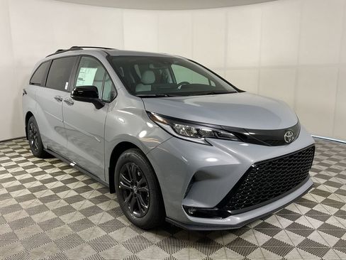 New 2026 Toyota Sienna XSE image 1