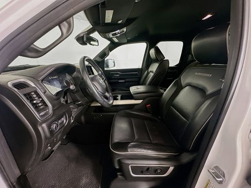 Used 2019 RAM 1500 Laramie w/ Sport Appearance Package AWD/4WD image 13