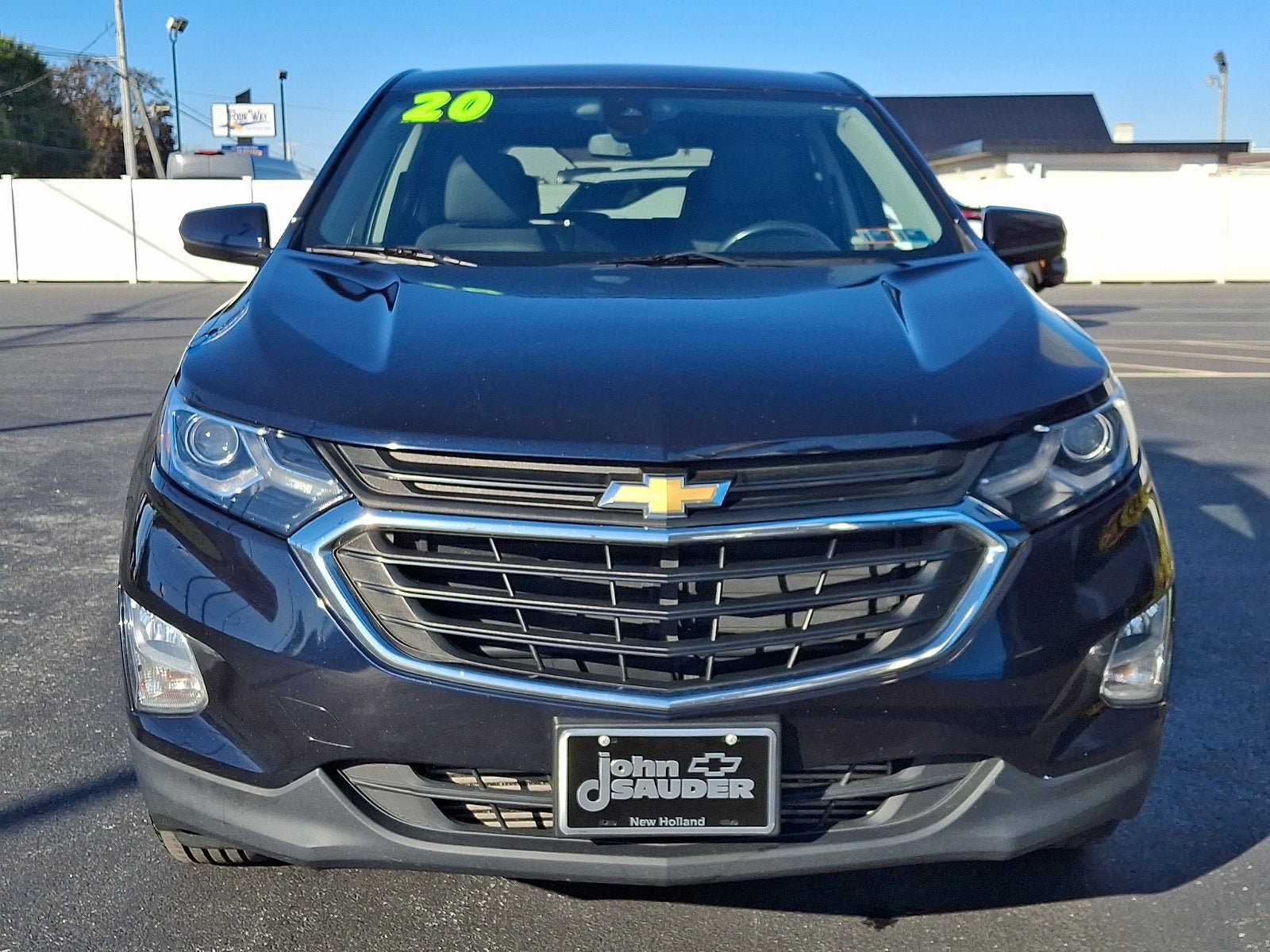 Used 2020 Chevrolet Equinox LT w/ Driver Convenience Package AWD/4WD image 2