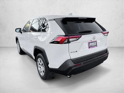 Used 2024 Toyota RAV4 LE AWD/4WD image 5