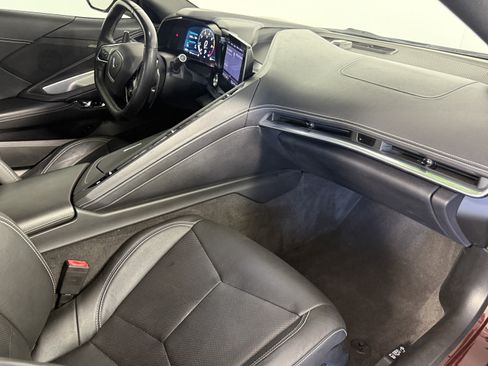 Used 2022 Chevrolet Corvette Stingray Coupe w/ Z51 Performance Package RWD image 8