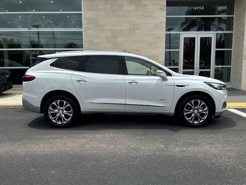 Used 2019 Buick Enclave Avenir w/ Avenir Technology Package AWD/4WD image 3