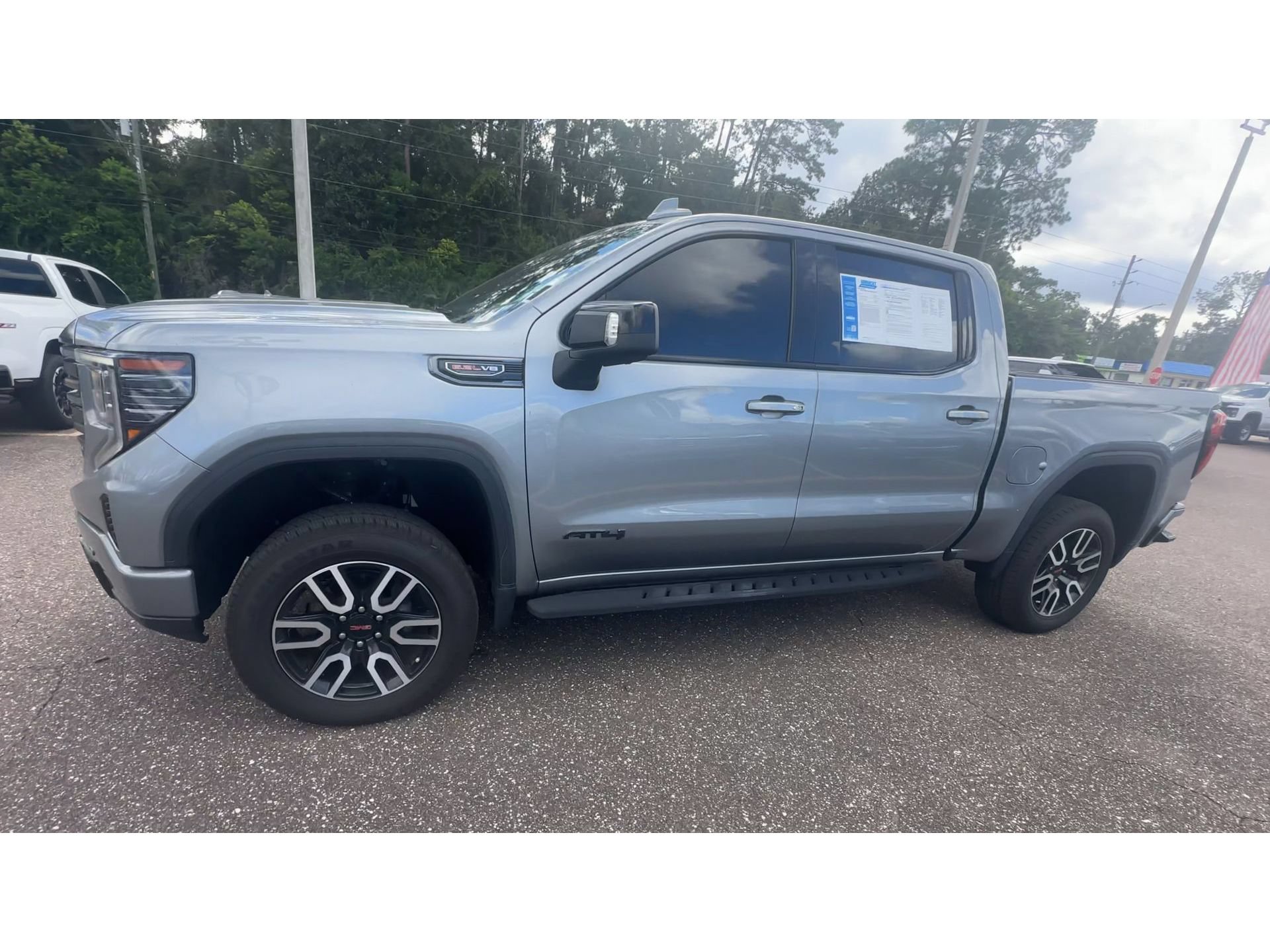 Used 2024 GMC Sierra 1500 AT4 w/ Technology Package AWD/4WD image 6